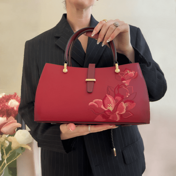 07_Embroidery_Leather_Red_Magnolia_Women_s_Crossbody_Handbag_-_SinoCultural_P220237 07_Embroidery_Leather_Red_Magnolia_Women_s_Crossbody_Handbag_-_SinoCultural_P220237