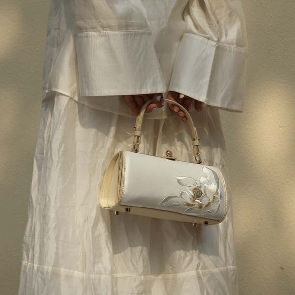 1_Embroidery_Leather_White_Shoulder_Bag_Lotus_Elegant_Handbag_P120312 1_Embroidery_Leather_White_Shoulder_Bag_Lotus_Elegant_Handbag_P120312