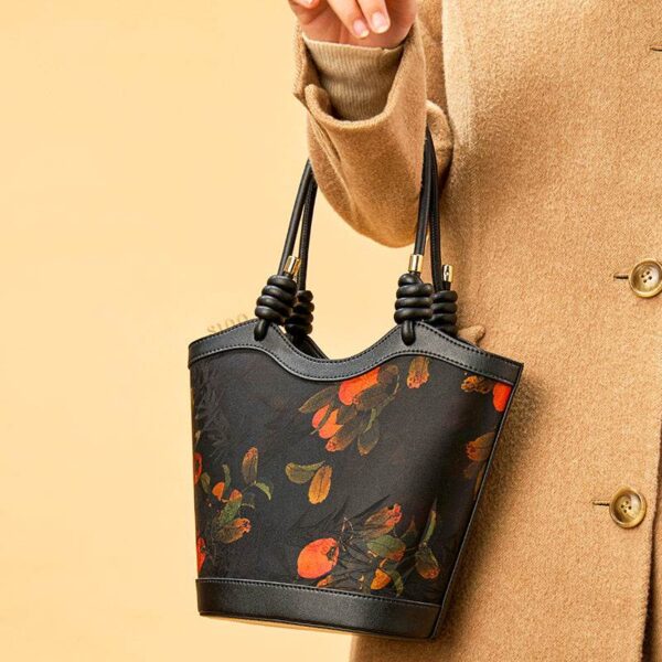1_新文化_襄雲社_絹_皮_柿_ショルダーバッグ_YS120763 1_Sinocultural_Xiangyunsha_Silk_Leather_Printed_Persimmon_Shoulder_Bag_YS120763