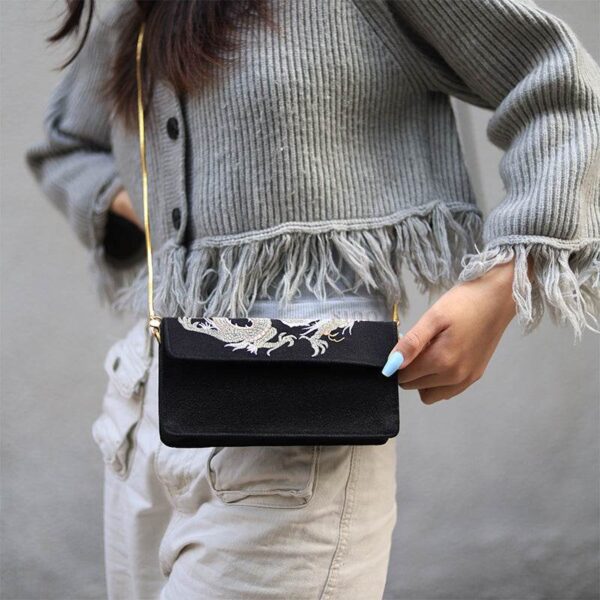 2_GD1207_Ultra-Light_Clutch_Loong_Embroidery_Black_Bag_Recycled_Fabric_154g 2_GD1207_Ultra-Light_Clutch_Loong_Embroidery_Black_Bag_Recycled_Fabric_154g