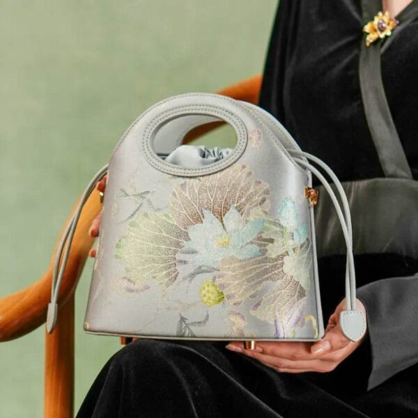 2_Printed_Jacquard_Lotus_Gray_Drawstring_Bucket_Bag_LD120670 2_Printed_Jacquard_Lotus_Gray_Drawstring_Bucket_Bag_LD120670