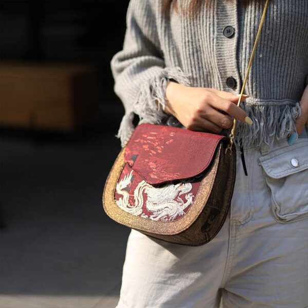 2_超軽量_サドルバッグ_限定_ロング_刺繍_花緒_シルク付き_GD1201 2_Ultra-Light_Saddle_Bag_Limited_Edition_Loong_Embroidery_with_Hualuo_Silk_GD1201