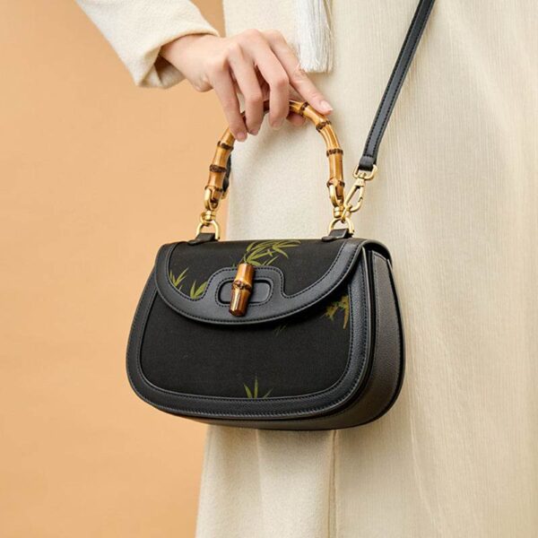 2_翔潤社_プリント_クロスボディ_バンブーハンドル_バッグ_女性用_P110607 2_Xiangyunsha_Print_Crossbody_Bamboo_Handle_Bag_for_Women_P110607