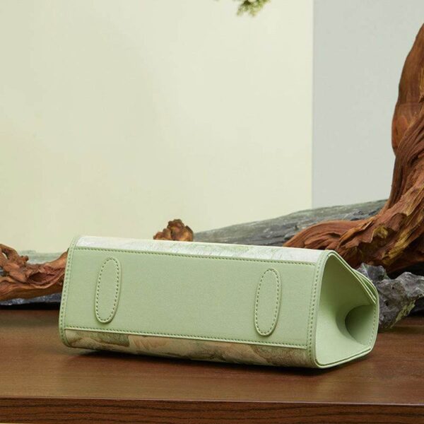 Chinese_Style_Mulberry_Silk_Bamboo_Handle_Handbag_-_SinoCultural-2468237 Chinese_Style_Mulberry_Silk_Bamboo_Handle_Handbag_-_SinoCultural-2468237