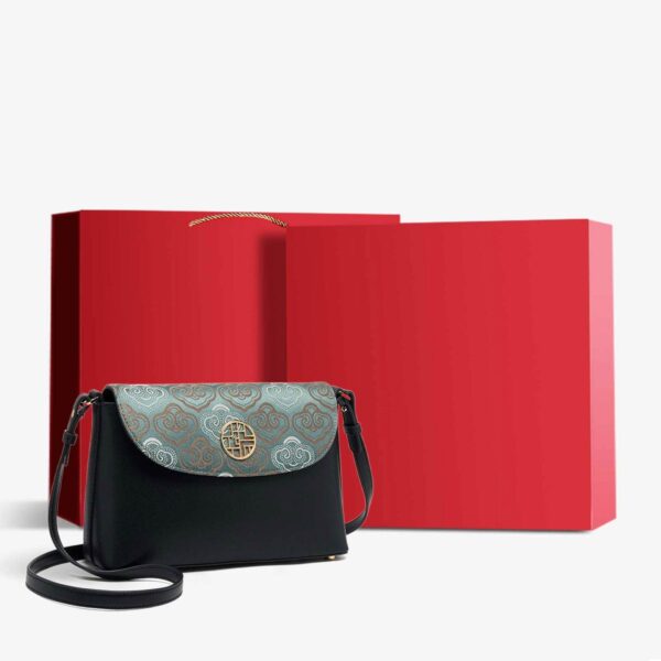 刺繍_レザー_ショルダーバッグ_吉祥雲_-_中文2475147 Embroidery_Leather_Shoulder_Bag_Auspicious_Clouds_-_SinoCultural-2475147