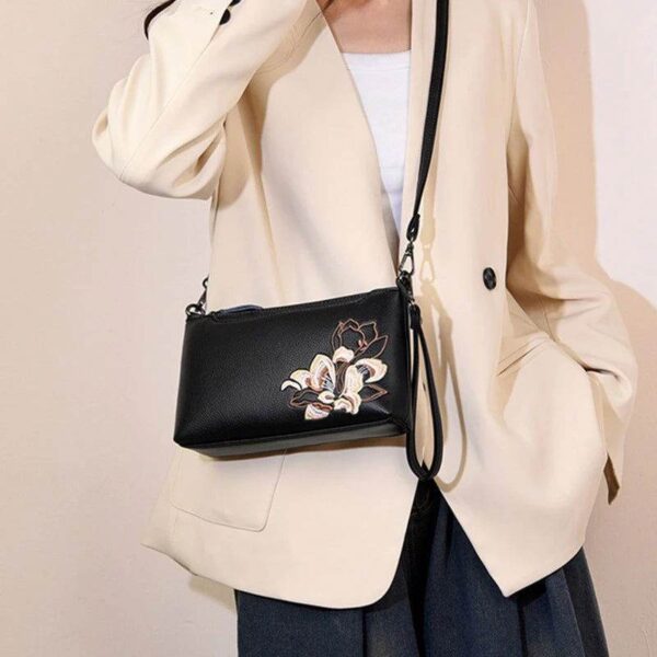 刺繍_レザー_ショルダー_クラッチバッグ_財布_蘭_-_中文2475318 Embroidery_Leather_Shoulder_Clutch_Wallet_Orchid_-_SinoCultural-2475318