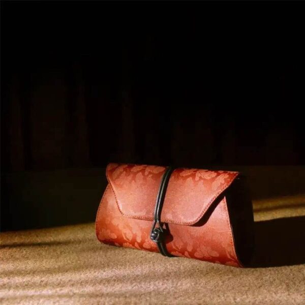 Fragrant_Cloud_Silk_Vintage_New_Chinese-Style_Clutch_Wallet_-_SinoCultural-2479657 Fragrant_Cloud_Silk_Vintage_New_Chinese-Style_Clutch_Wallet_-_SinoCultural-2479657