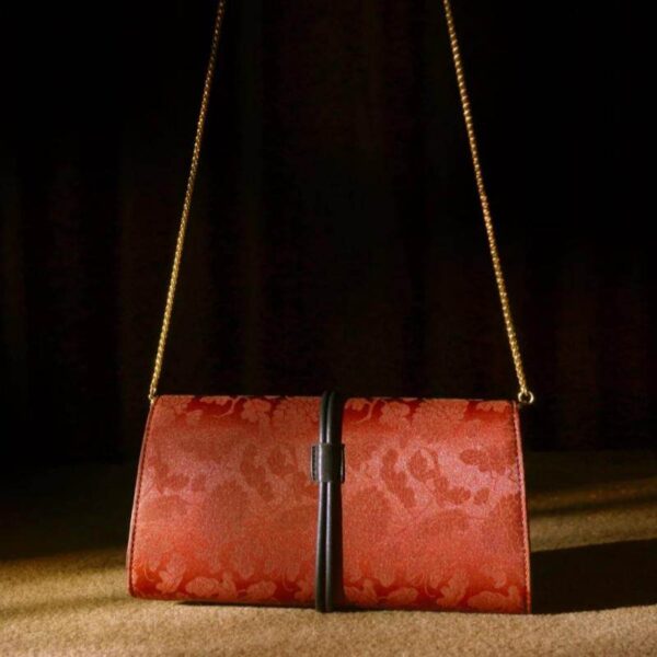 Fragrant_Cloud_Silk_Vintage_New_Chinese-Style_Clutch_Wallet_-_SinoCultural-2479685 Fragrant_Cloud_Silk_Vintage_New_Chinese-Style_Clutch_Wallet_-_SinoCultural-2479685