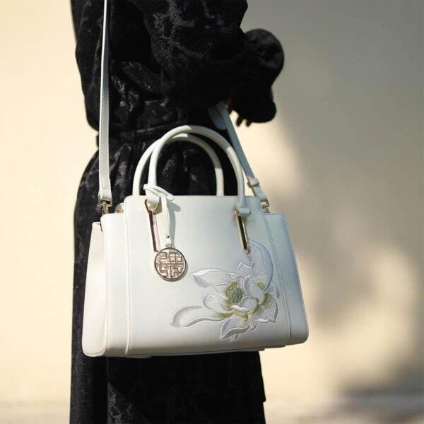 IMG_3384_Embroidery_Leather_Tote_Bag_White_Lotus_Crossbody_Bag_P120317 IMG_3384_Embroidery_Leather_Tote_Bag_White_Lotus_Crossbody_Bag_P120317