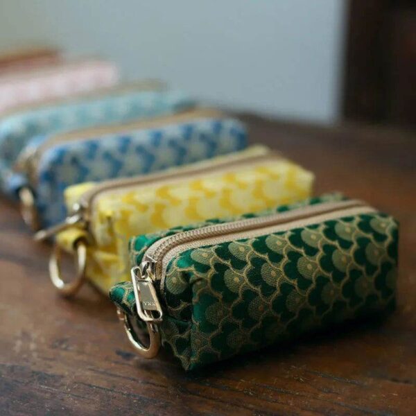 雲進_布_コインとキーホルダー_ミニ_ポーチ_財布_-_中文-2484196 Yunjin_Fabric_Coin_and_Key_Holder_Mini_Pouch_Wallet_-_SinoCultural-2484196