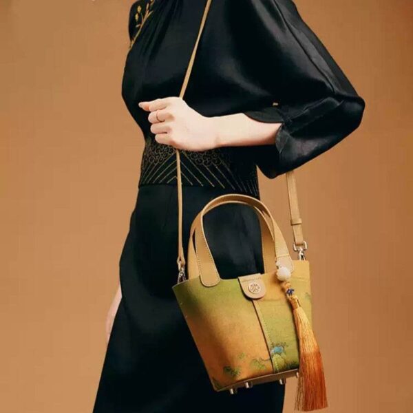 b_桑の実_シルク_伝統的_中国_絵画_バスケット_バッグ_-_中文 b_Mulberry_Silk_Traditional_Chinese_Painting_Basket_Bag_-_SinoCultural