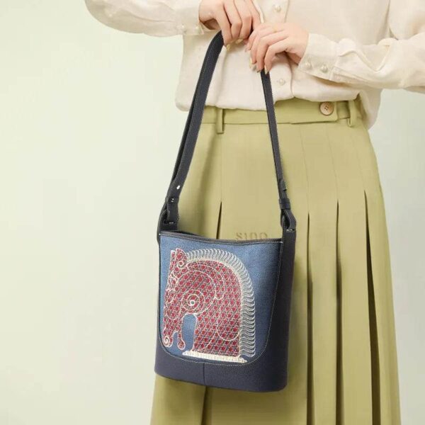 chinoiserie-horse-embroidered-crossbody-model chinoiserie-horse-embroidered-crossbody-model