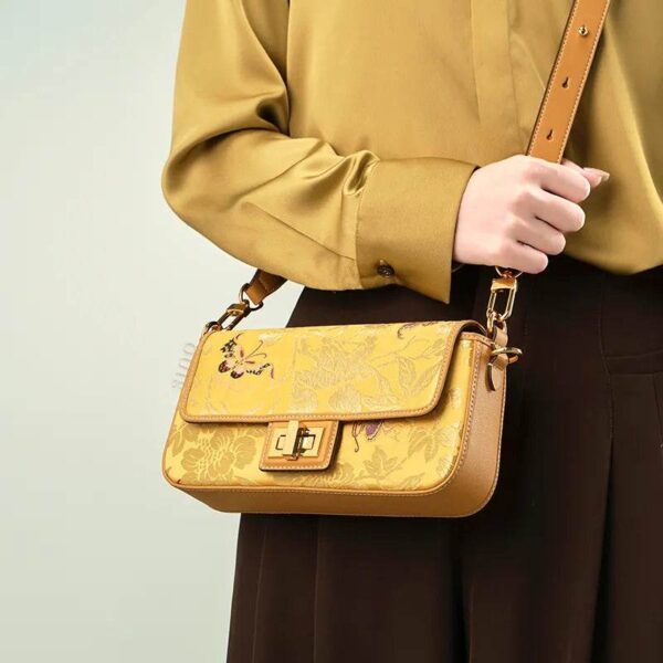yunjin-brocade-leather-handbag-embroidered-butterfly-pattern-model-crossbody yunjin-brocade-leather-handbag-embroidered-butterfly-pattern-model-crossbody