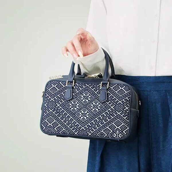 zhuang-brocade-flying-swallow-embroidered-leather-crossbody-bag-model-blue-dress-handheld zhuang-brocade-flying-swallow-embroidered-leather-crossbody-bag-model-blue-dress-handheld